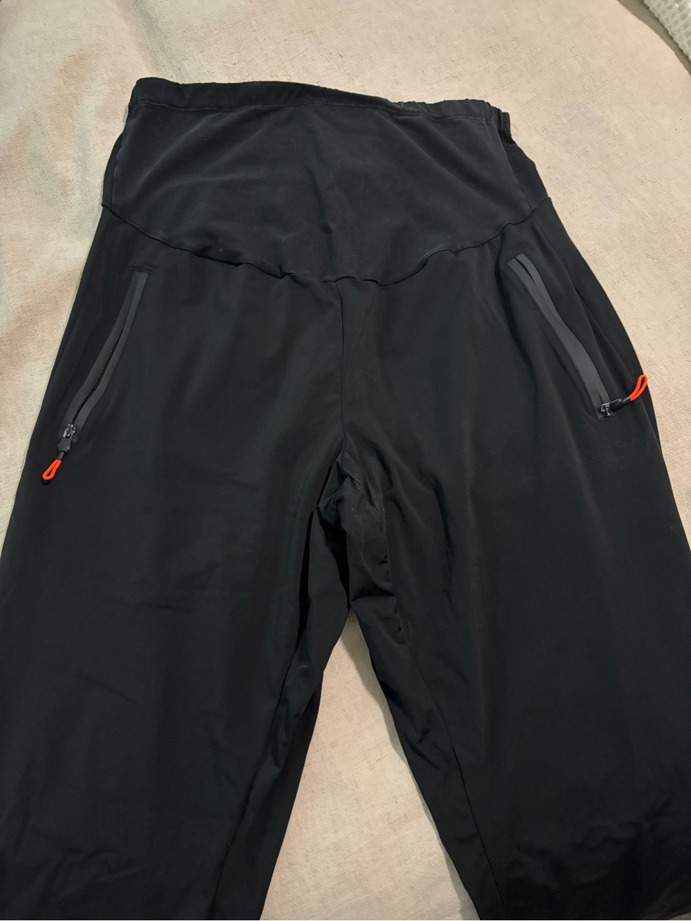 Black maternity jogger style scrubs